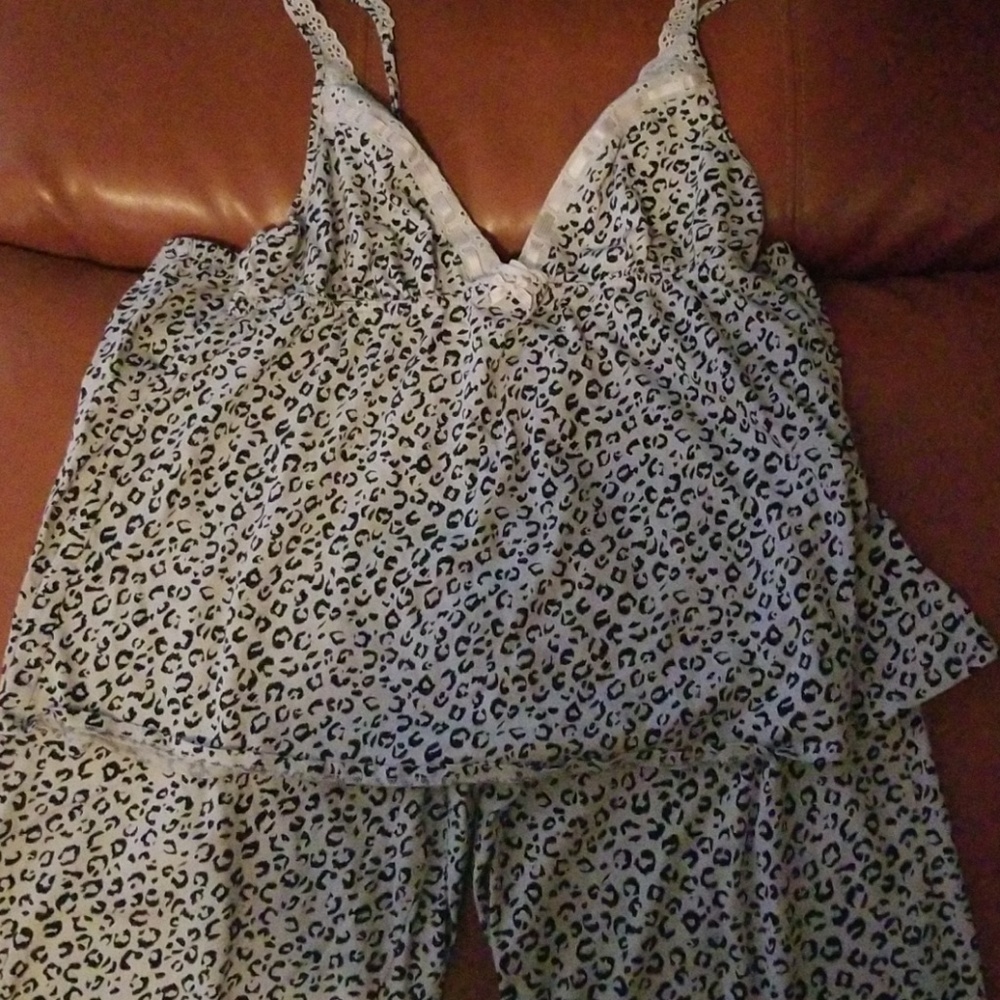 Victoria secret pajamas - Picture 1 of 4